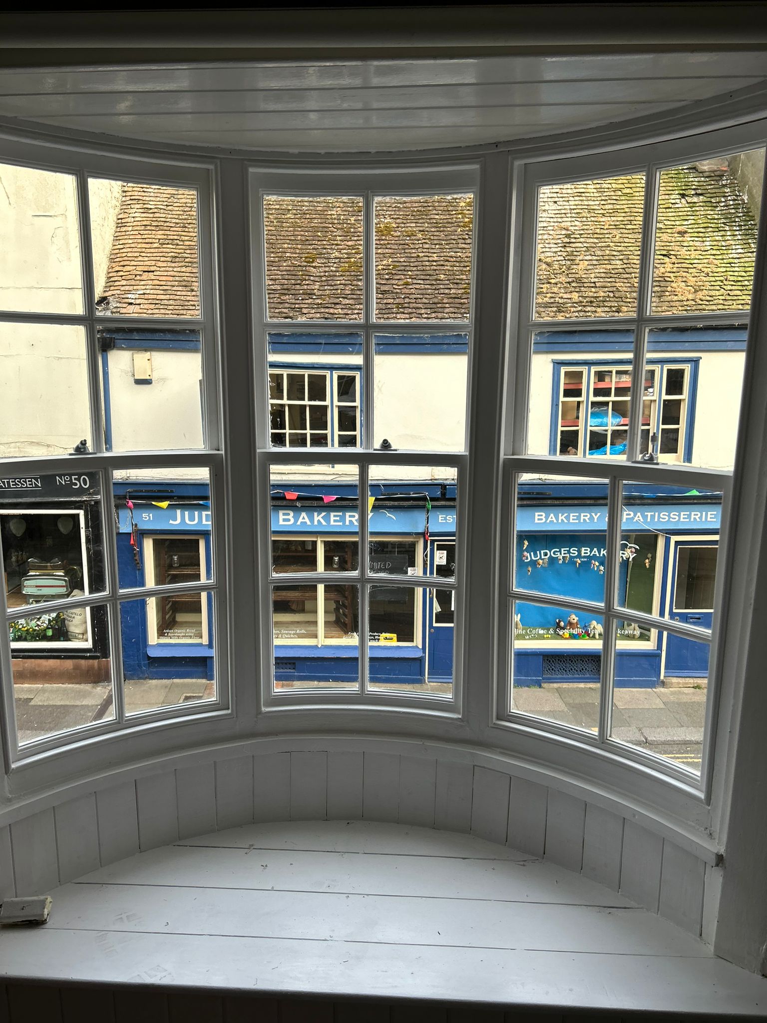 Curved bow bay window interior